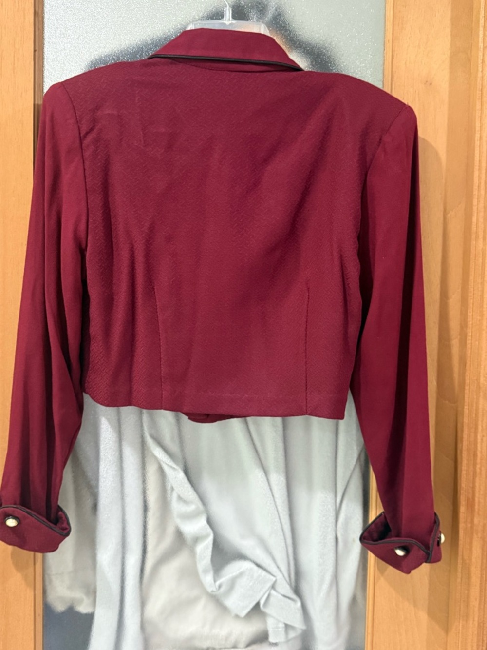 Studio C Women's Burgundy Maroon Cropped Blazer Jacket and Skirt Suit Set - Picture 4 of 9